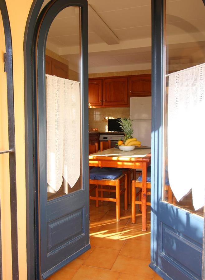 Casa TAPIOLAS Borrassá Exterior foto